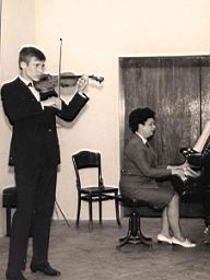 008-Zbynek a housle.jpg